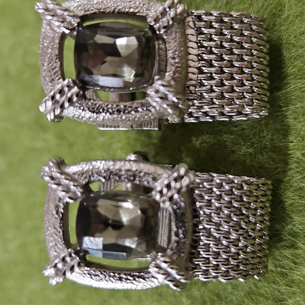 Vintage Swank Silver-Tone Mesh and Faceted Green Glass Wrap Cuff Links